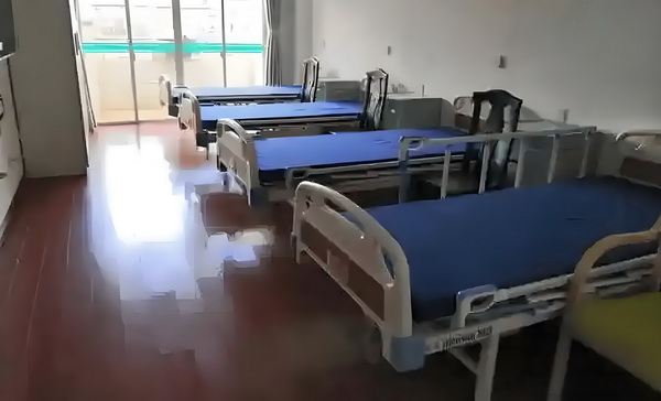 米虫女皇：女皇有点懒